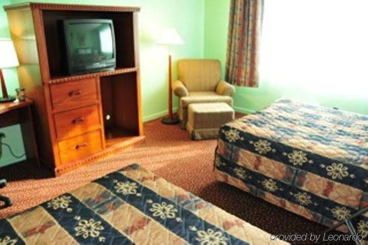 Lively Inn And Suites - Sudbury Naughton Room photo